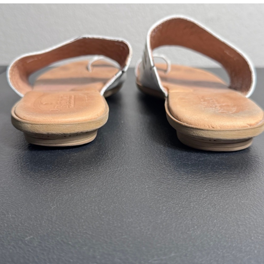 Born Womens White Leather Toe Loop Slide Sandals Metallic Cutout Flat Size 9 - Picture 5 of 9